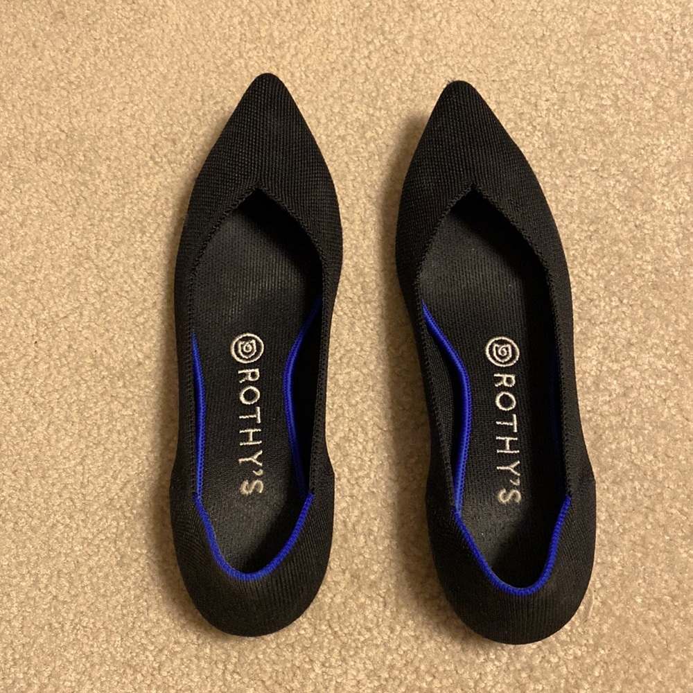 Black pointed toe Rothy’s